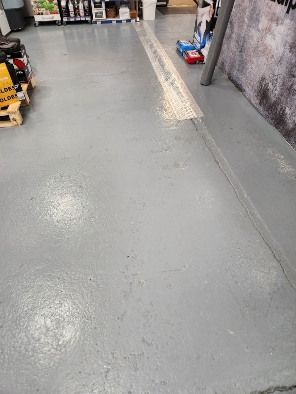 Avant décapage des sols à Vaugneray