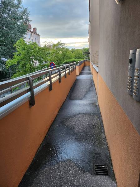 Après nettoyage de communs en copro par AMB PROPRETE