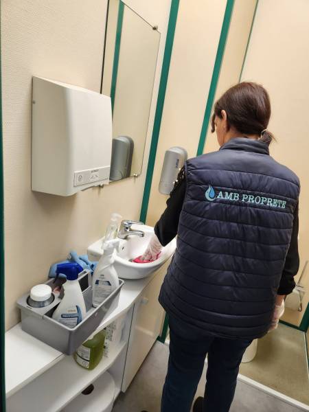 Entretien de sanitaires de cabinet d'avocat proche Lyon