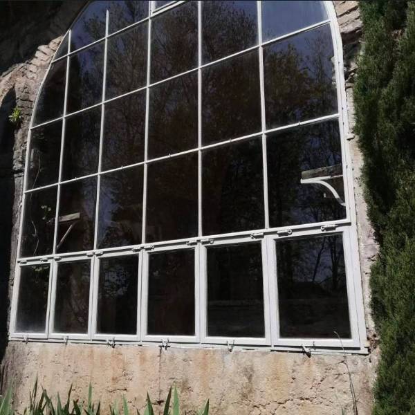 Nettoyage de vitres de verrière à Lyon