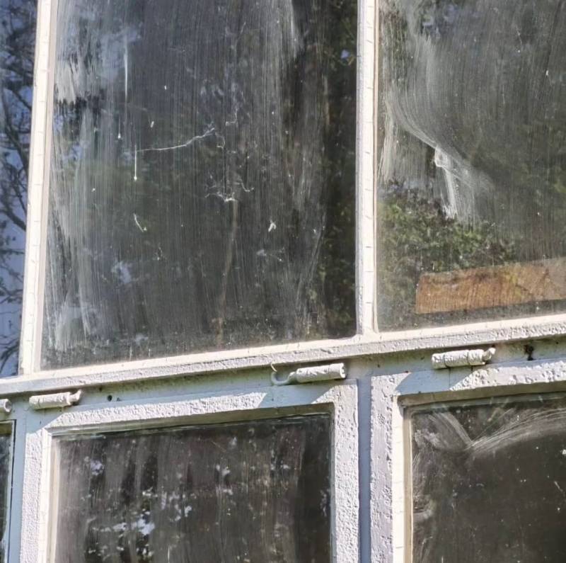 Nettoyage de verrière extérieure à Brignais – Vitres en hauteur par AMB Propreté Lyon Ouest