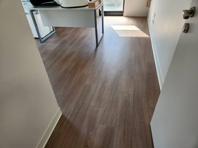 Avant décapage et mise en cire du parquet 