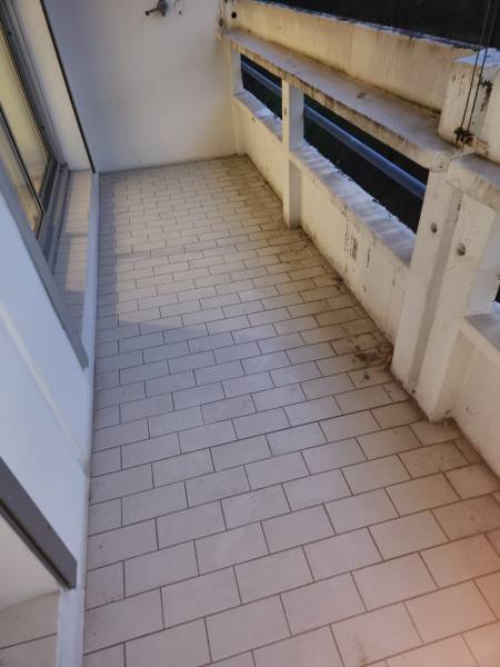 Avant nettoyage sol balcon