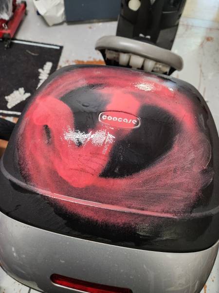 Scooter avec tag à Lyon