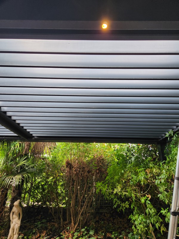 Nettoyage approfondi: Remise en état après travaux de 11 pergolas dans un restaurant à Francheville dans l'ouest lyonnais